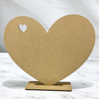 Corazón de MDF con base 